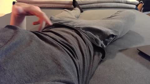 Snapshot of 87johnny chatting on December 3, 5:45 pm 87johnny online show from December 3, 5:45 pm