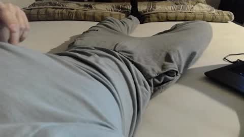 Snapshot of 87johnny chatting on December 19, 6:56 pm 87johnny online show from December 19, 6:56 pm