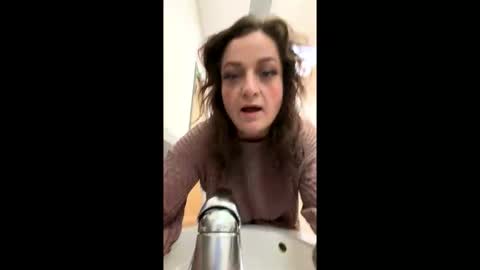 That girl online show from December 3, 6:50 pm