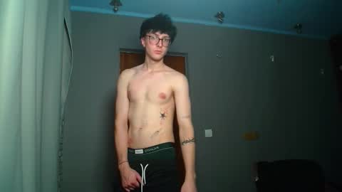 Snapshot of 8_goat chatting on October 23, 10:19 pm Phillip online show from October 23, 10:19 pm