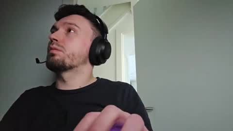 8inchdude93 online show from January 15, 11:15 am