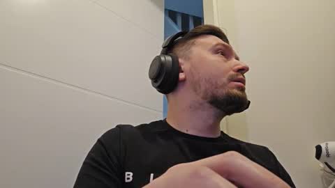 8inchdude93 online show from May 5, 8:55 am