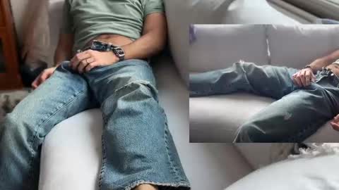 Snapshot of 8inchernyc chatting on November 12, 7:57 pm 8incher NYC online show from November 12, 7:57 pm