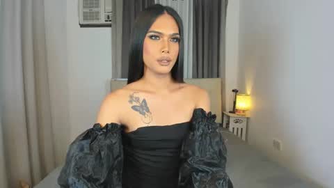 Snapshot of 8inchesmisstresscock chatting on December 21, 6:23 pm Kendalicious online show from December 21, 6:23 pm