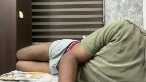 Snapshot of 8inchindianrocket chatting on November 10, 7:46 pm Skinny tight ass man online show from November 10, 7:46 pm