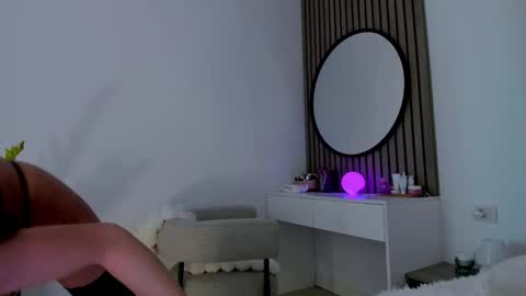 Snapshot of 8selene chatting on March 29, 1:11 pm 8selene online show from March 29, 1:11 pm