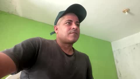 Snapshot of 9vinhocamshow chatting on December 4, 10:57 am 9vinhocamshow online show from December 4, 10:57 am