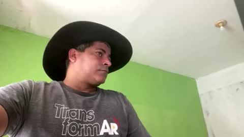 Snapshot of 9vinhocamshow chatting on January 9, 10:40 am 9vinhocamshow online show from January 9, 10:40 am