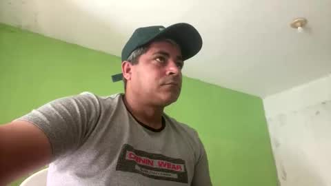 Snapshot of 9vinhocamshow chatting on January 15, 11:37 am 9vinhocamshow online show from January 15, 11:37 am