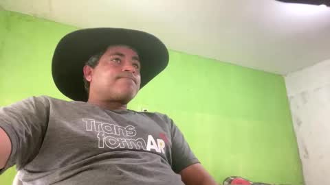 Snapshot of 9vinhocamshow chatting on February 9, 11:36 am 9vinhocamshow online show from February 9, 11:36 am