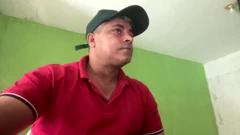 Snapshot of 9vinhocamshow chatting on February 15, 11:08 am 9vinhocamshow online show from February 15, 11:08 am