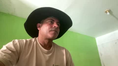Snapshot of 9vinhocamshow chatting on June 18, 12:20 pm 9vinhocamshow online show from June 18, 12:20 pm