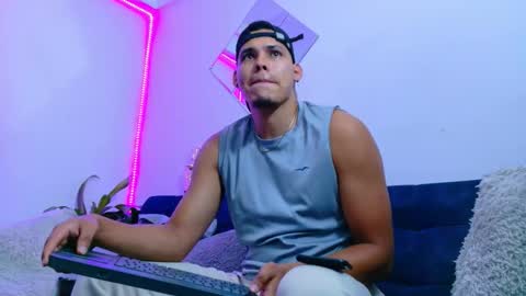 Snapshot of _0324 chatting on February 14, 12:02 pm rick online show from February 14, 12:02 pm