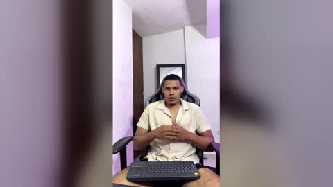 Snapshot of _0324 chatting on February 23, 8:33 am rick online show from February 23, 8:33 am