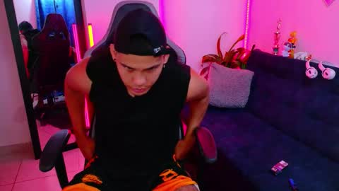 Snapshot of _0324 chatting on February 24, 8:23 am rick online show from February 24, 8:23 am