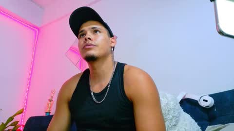 Snapshot of _0324 chatting on March 11, 7:58 am rick online show from March 11, 7:58 am