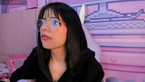 Alice  online show from October 30, 8:42 pm