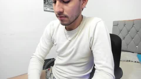 DERECK online show from February 1, 2:04 pm