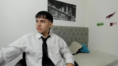 DERECK online show from March 31, 9:43 am