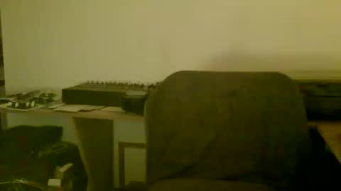 Snapshot of _8inchtranslover_ chatting on October 31, 11:06 pm DeniceLovelace online show from October 31, 11:06 pm