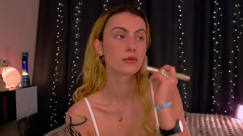 Willow online show from July 1, 9:58 pm