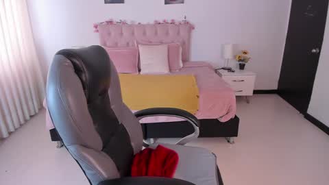 Aby online show from December 5, 12:44 pm