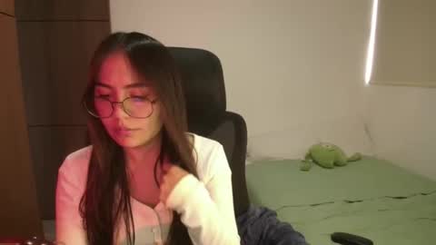 abby 3 online show from May 19, 4:35 pm