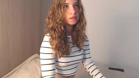 _abrill_20 online show from May 19, 3:51 pm
