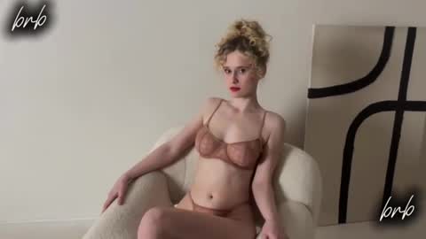 adel online show from October 10, 6:07 pm