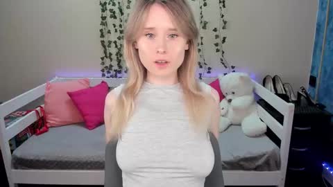 adel online show from October 15, 7:03 pm