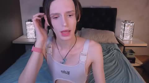 Snapshot of _adrian_the_one chatting on September 20, 5:19 am adrian online show from September 20, 5:19 am