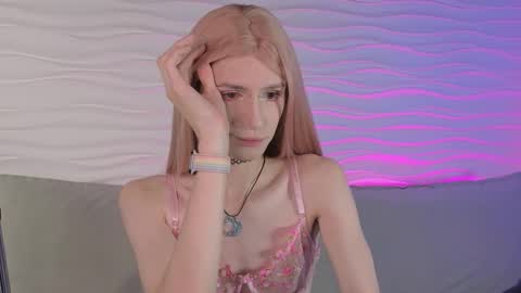 Snapshot of _adrian_the_one chatting on September 21, 9:05 pm adrian online show from September 21, 9:05 pm