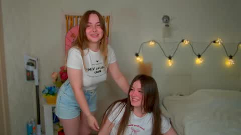 Snapshot of _aein_emy_ chatting on December 11, 1:47 am Emy online show from December 11, 1:47 am