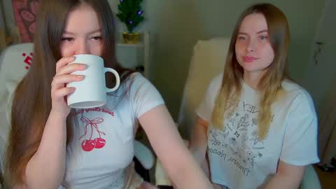 Snapshot of _aein_emy_ chatting on January 11, 1:37 am Emy online show from January 11, 1:37 am