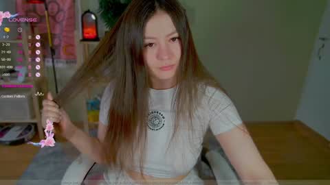 Snapshot of _aein_emy_ chatting on January 30, 4:37 am Emy online show from January 30, 4:37 am