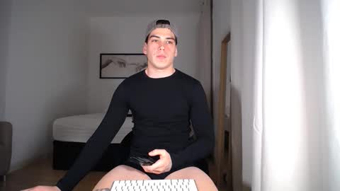 _aesthetic online show from April 2, 7:11 pm