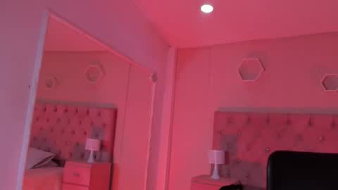 Snapshot of _agathaargent chatting on March 6, 10:50 pm Agatha online show from March 6, 10:50 pm