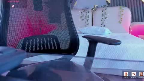 Snapshot of _agathaargent chatting on March 8, 2:10 pm Agatha online show from March 8, 2:10 pm