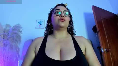 Snapshot of _aithanaa_ chatting on September 27, 7:08 pm _aithanaa_ online show from September 27, 7:08 pm