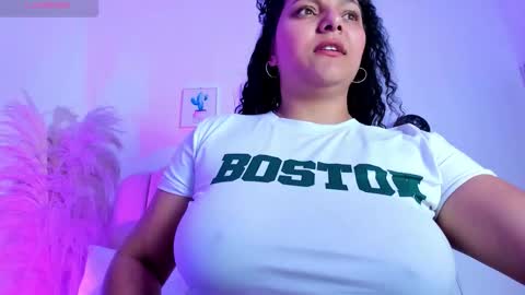 Snapshot of _aithanaa_ chatting on October 21, 8:42 pm _aithanaa_ online show from October 21, 8:42 pm