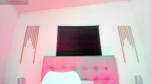 _aithanaa_ online show from May 18, 6:47 pm
