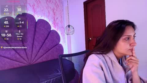 Snapshot of _alaia_collway_ chatting on April 11, 12:09 pm Alaia online show from April 11, 12:09 pm