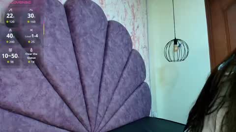 Snapshot of _alaia_collway_ chatting on April 22, 12:07 pm Alaia online show from April 22, 12:07 pm