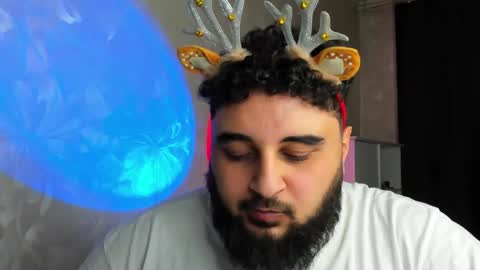 Snapshot of _alan_bear_ chatting on December 31, 12:11 am Alan online show from December 31, 12:11 am