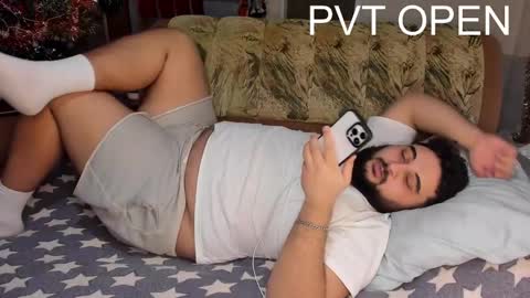 Snapshot of _alan_bear_ chatting on February 21, 3:32 pm Alan online show from February 21, 3:32 pm