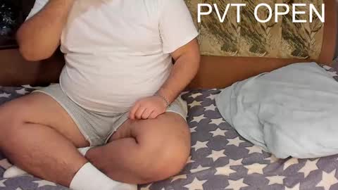 Snapshot of _alan_bear_ chatting on February 22, 8:09 pm Alan online show from February 22, 8:09 pm