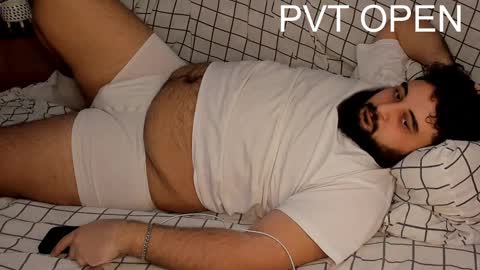 Snapshot of _alan_bear_ chatting on March 5, 5:18 pm Alan online show from March 5, 5:18 pm