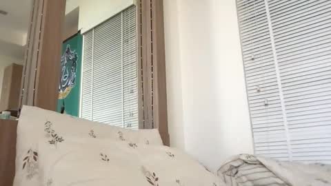 Snapshot of _alan_bear_ chatting on February 16, 3:24 am Alan online show from February 16, 3:24 am