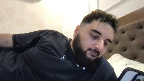 Snapshot of _alan_bear_ chatting on April 4, 8:12 am Alan online show from April 4, 8:12 am