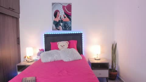 _alana_grey_ online show from April 16, 4:30 pm